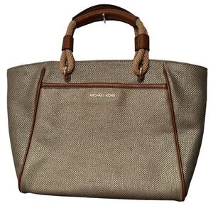 Micheal Kors Purse